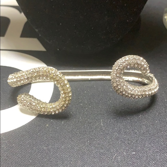 Rhinestone Inlaid Hand Palm Bracelet - Picture 6 of 8